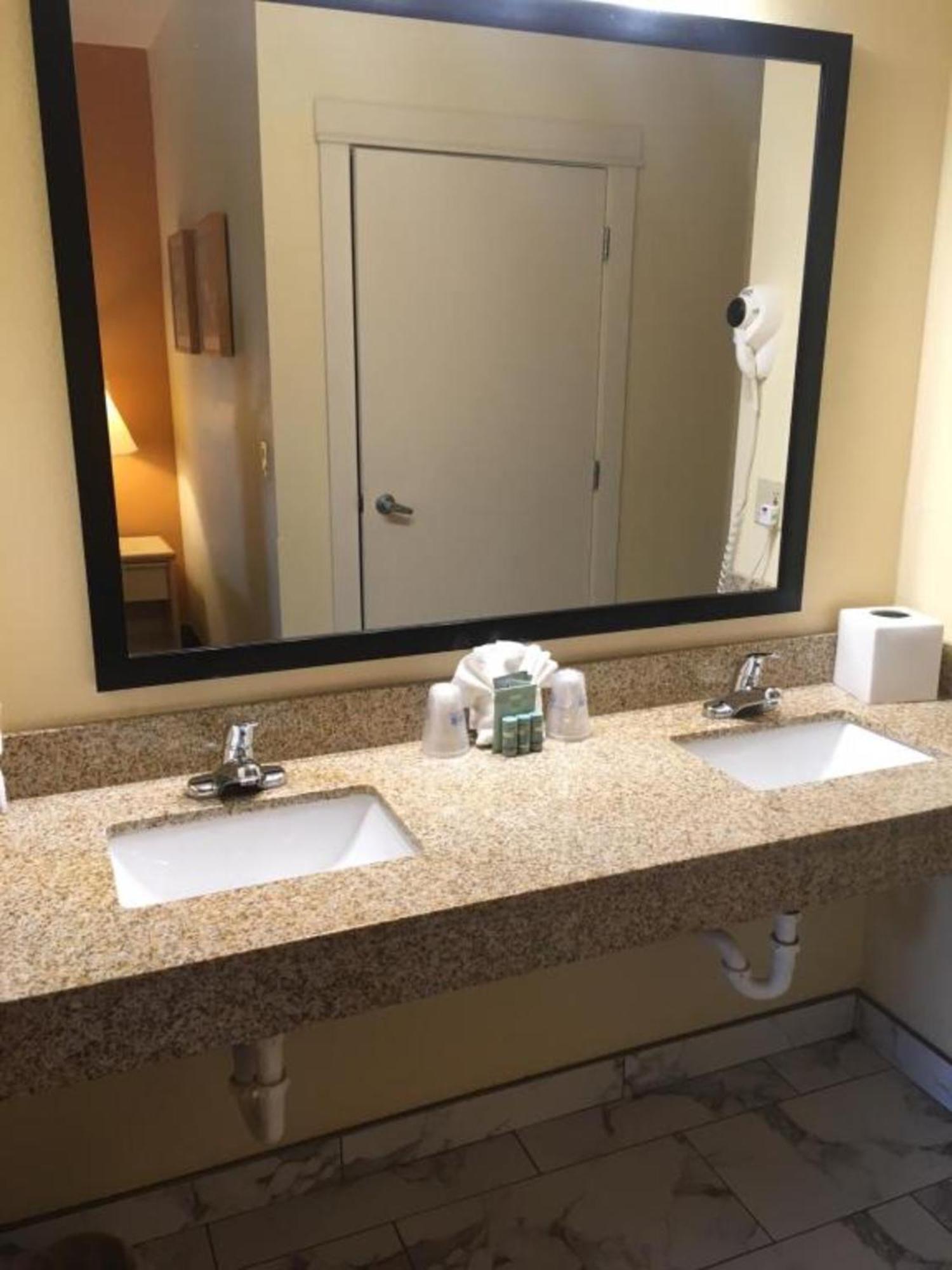 Lighthouse Suites Inn Ocean Shores Extérieur photo
