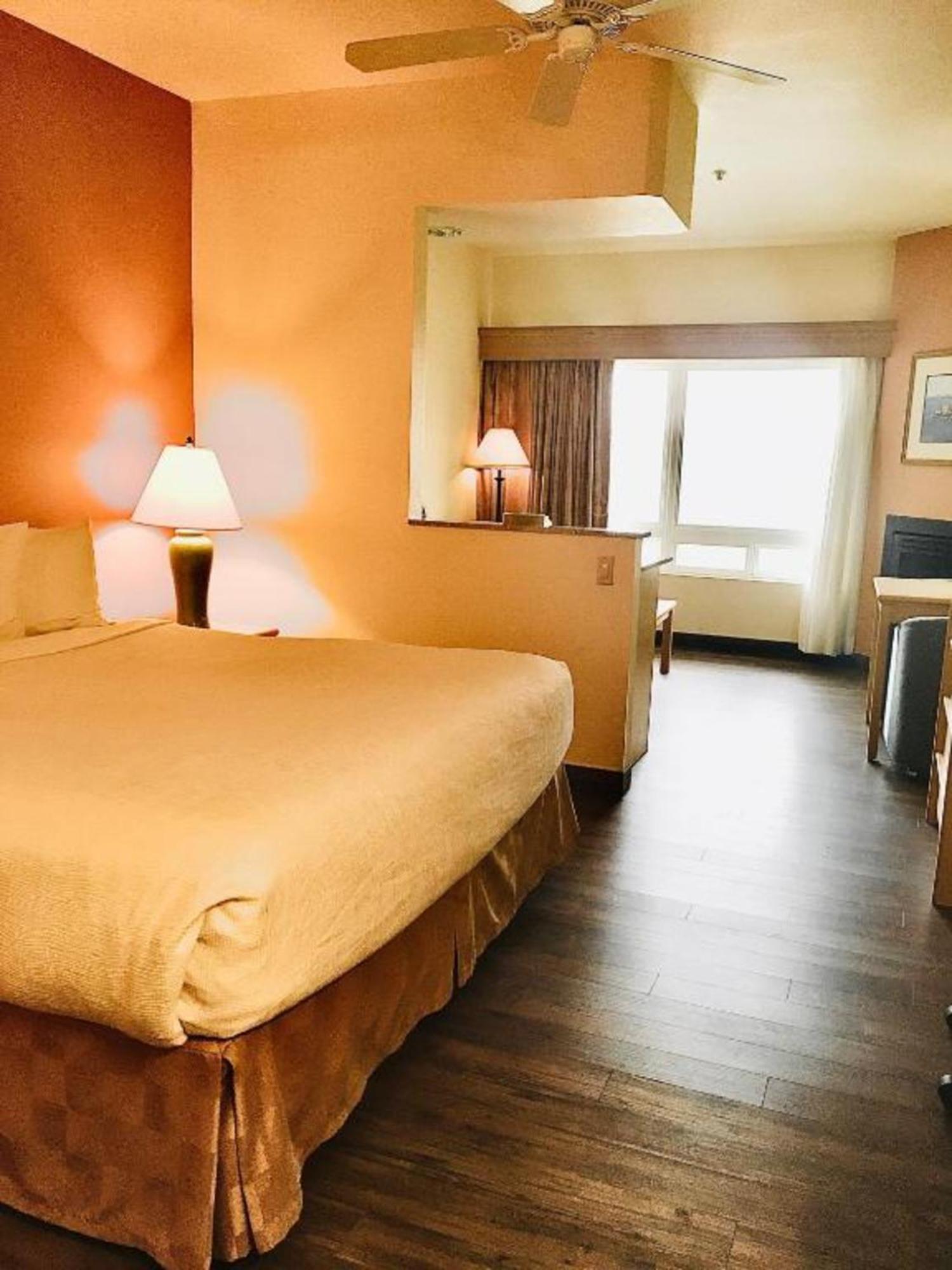 Lighthouse Suites Inn Ocean Shores Extérieur photo